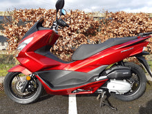 Load image into Gallery viewer, 2018 Honda PCX125 181 Reg   2343kms only